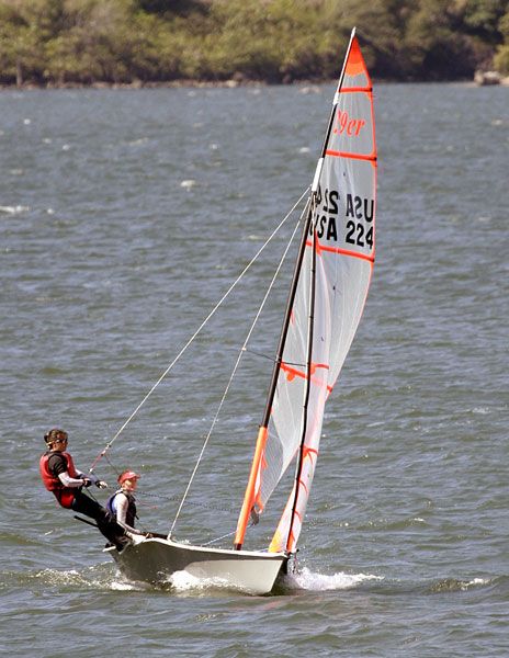 <b>Sailboat Cascade Locks</b>