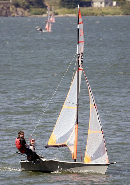 <b>Sailboat Cascade Locks</b>