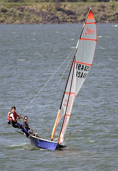 <b>Sailboat Cascade Locks</b>