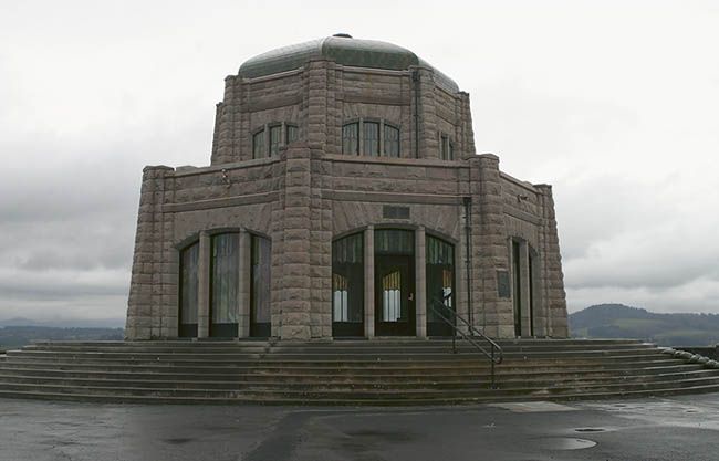 <b>Vista House</b>