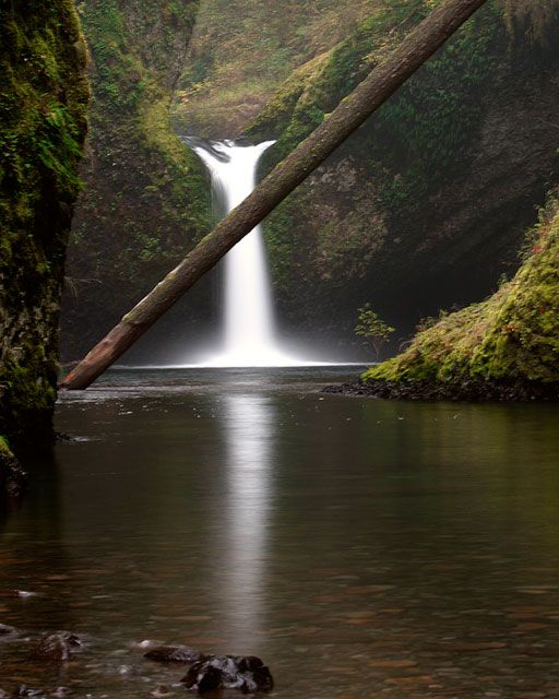 <b>Punch Bowl Falls - Columbia River Gorge</b>