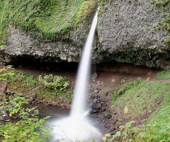 <b>Ponytail Falls - Columbia River Gorge</b>