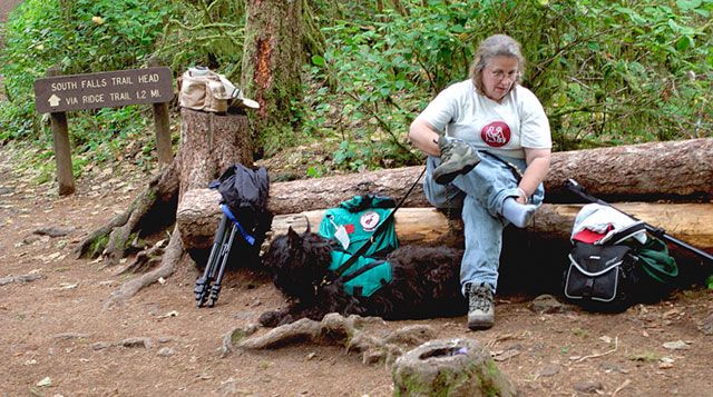 <b>Sue and Sam Resting - Silver Falls State Park</b>