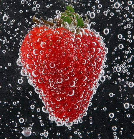 <b>Straberry in Soda Water</b>